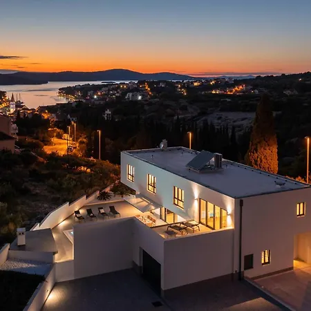 Villa Smiljana With Swimming Pool